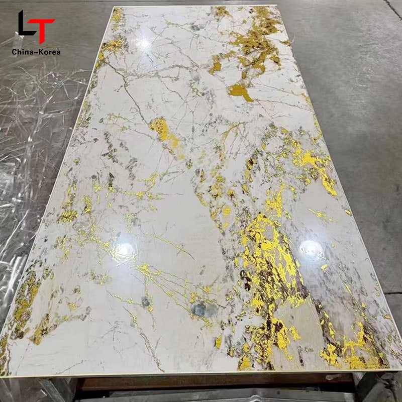 Vízálló 1220 × 2440 mm-es 3 mm-es PVC UV tábla belső fali panel dekorációhoz, magasfényű bevonattal az irodai dekorációhoz