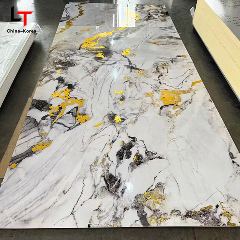 Vízálló 1220 × 2440 mm-es 3 mm-es PVC UV tábla belső fali panel dekorációhoz, magasfényű bevonattal az irodai dekorációhoz