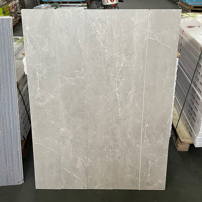 Fehér és fekete márvány, faszemcsés, merev magból álló interlock Click Lock vinil deszka padló Piso PVC belső Click Piso SPC padló